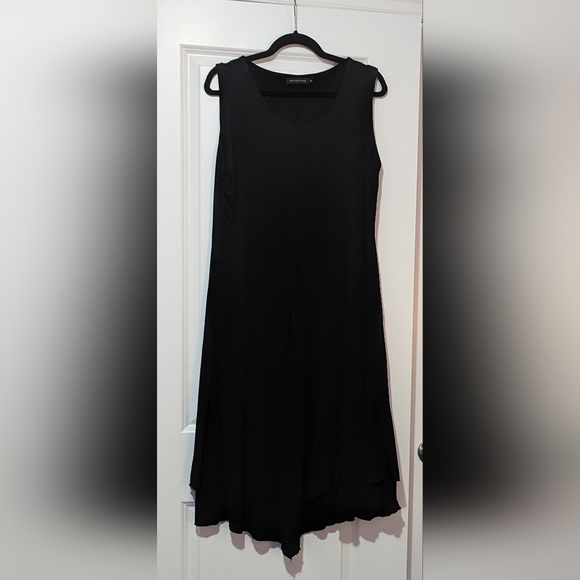 Stylish, Versatile Black Dress - Picture 1 of 2